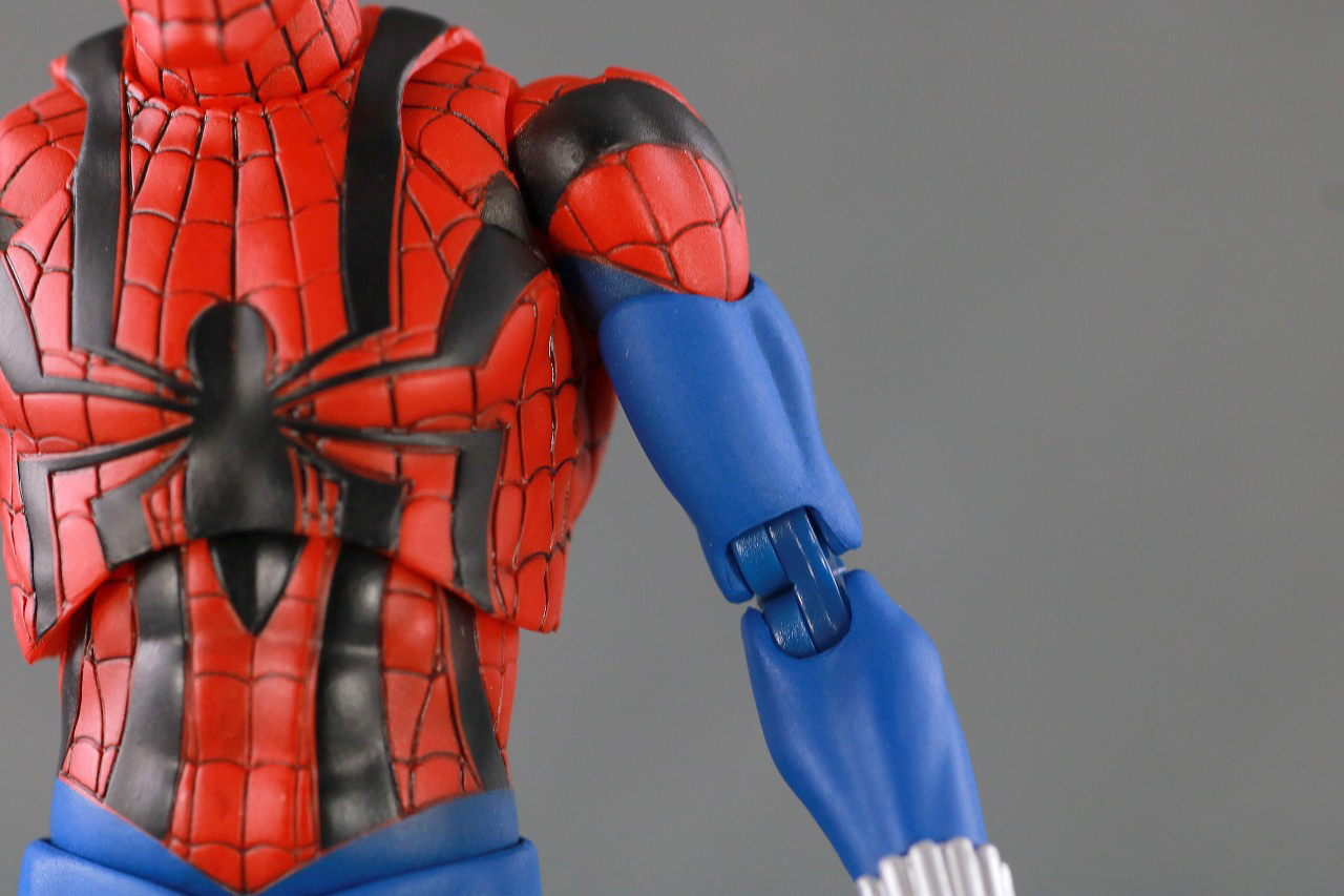 MAFEX　スパイダーマン　ベン・ライリー　レビュー　本体