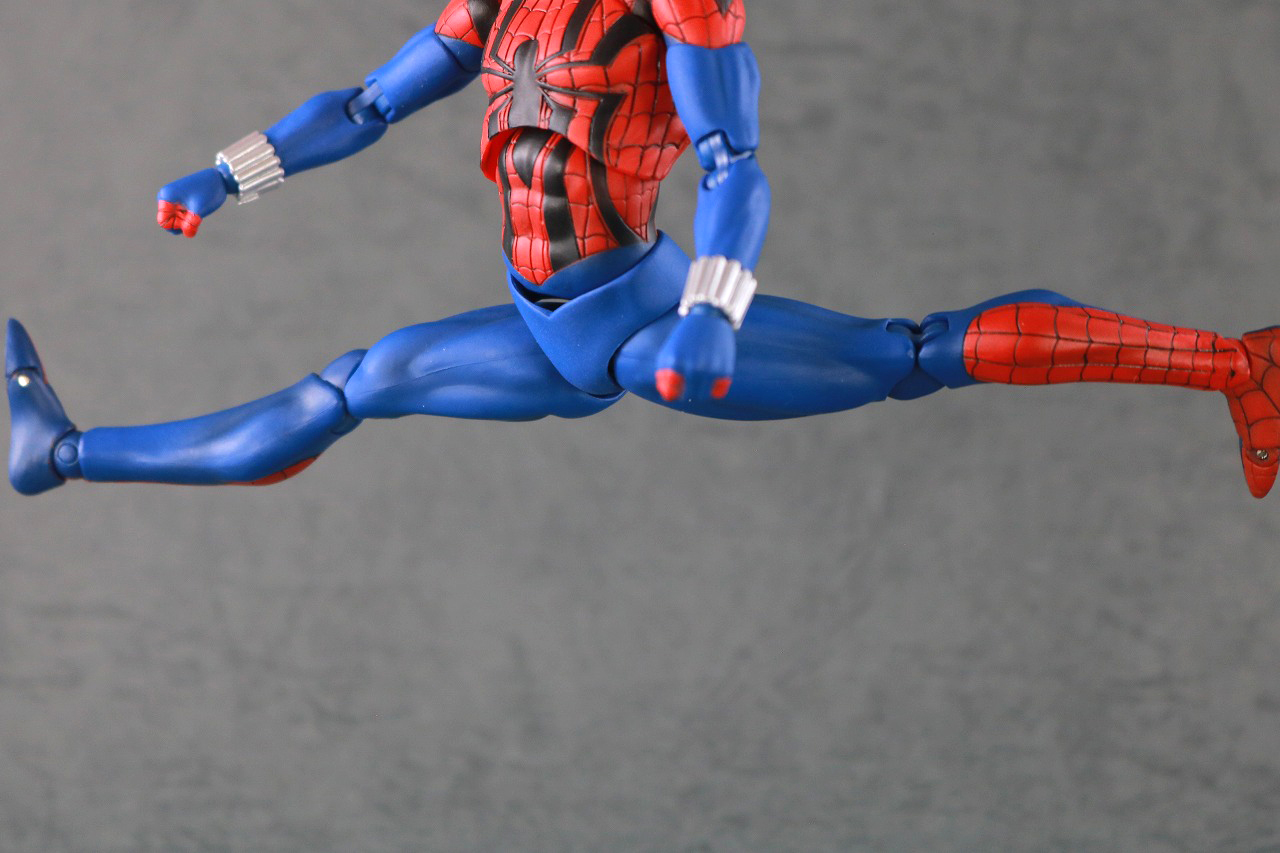 MAFEX　スパイダーマン　ベン・ライリー　レビュー　可動範囲