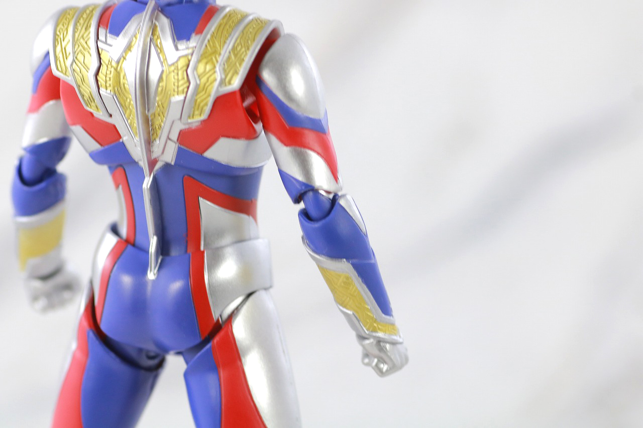 S.H.フィギュアーツ　ウルトラマントリガー マルチタイプ　レビュー　本体