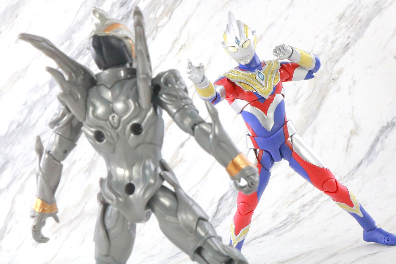 S.H.フィギュアーツ　ウルトラマントリガー マルチタイプ　レビュー　アクション　ウルトラアクションフィギュア　トリガーダーク