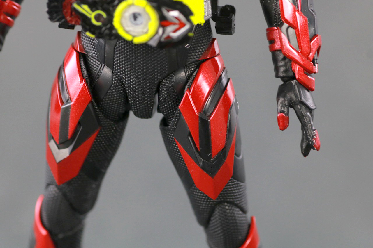 S.H.フィギュアーツ　仮面ライダーゼロワン ヘルライジングホッパー　レビュー　本体