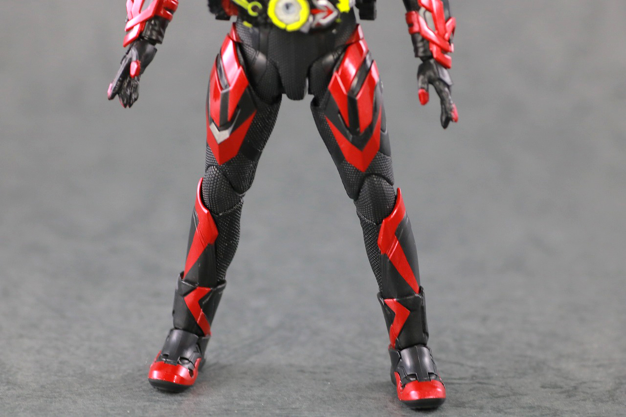 S.H.フィギュアーツ　仮面ライダーゼロワン ヘルライジングホッパー　レビュー　本体