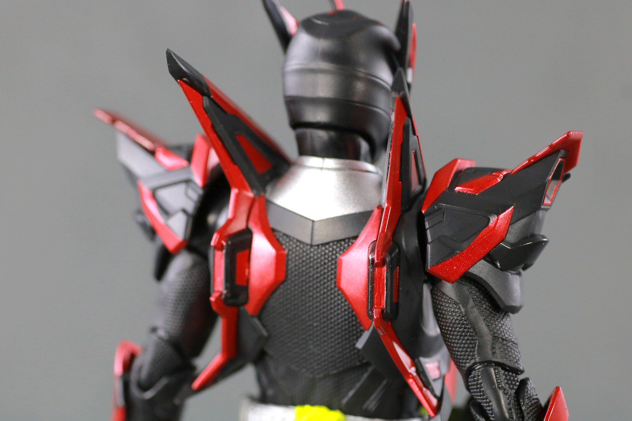 S.H.フィギュアーツ　仮面ライダーゼロワン ヘルライジングホッパー　レビュー　本体