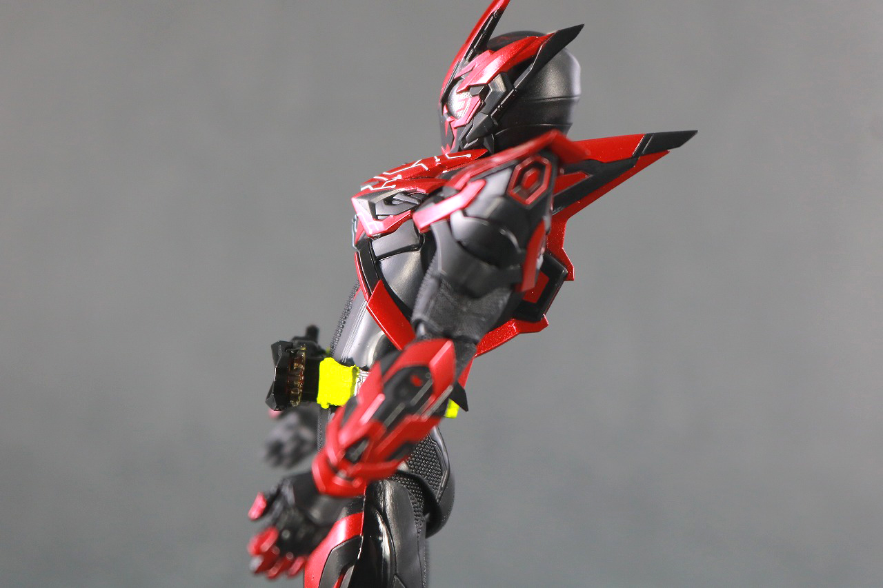 S.H.フィギュアーツ　仮面ライダーゼロワン ヘルライジングホッパー　レビュー　可動範囲