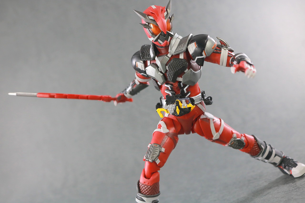 S.H.フィギュアーツ　仮面ライダー雷　レビュー　アクション