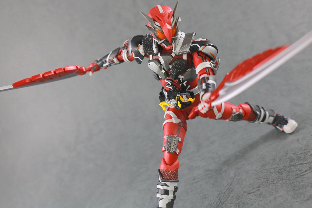 S.H.フィギュアーツ　仮面ライダー雷　レビュー　アクション