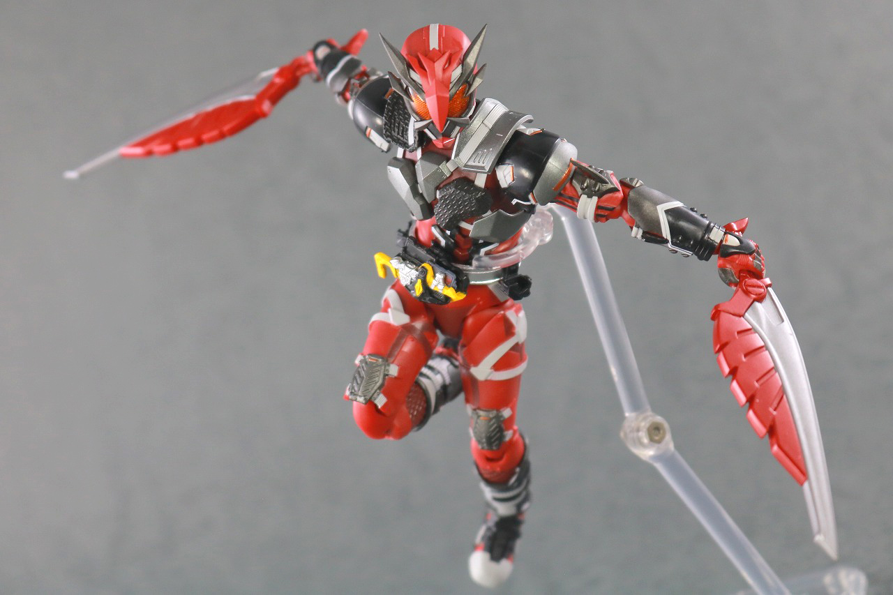 S.H.フィギュアーツ　仮面ライダー雷　レビュー　アクション