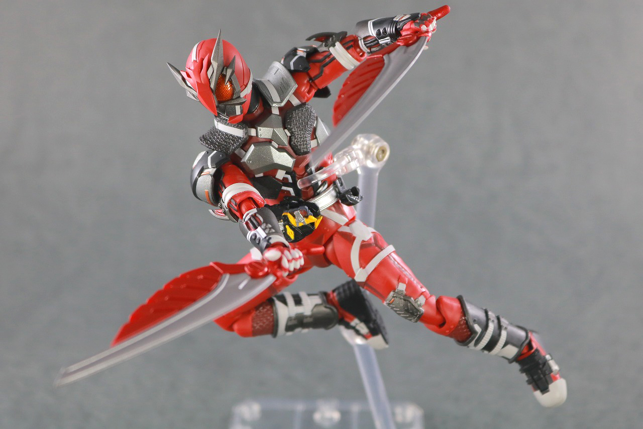 S.H.フィギュアーツ　仮面ライダー雷　レビュー　アクション