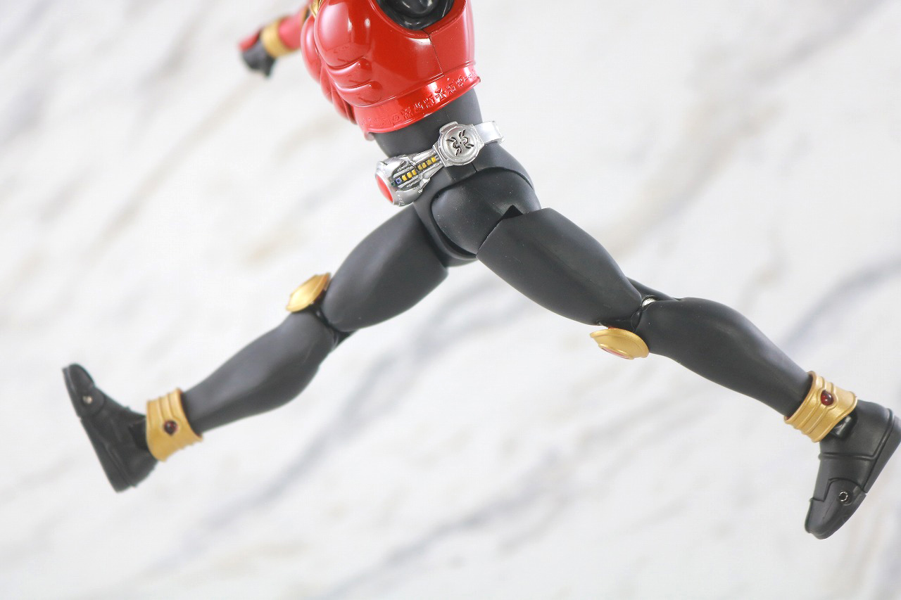 S.H.フィギュアーツ　仮面ライダークウガ マイティフォーム 真骨彫製法 50th Anniversary Ver.　レビュー　可動範囲