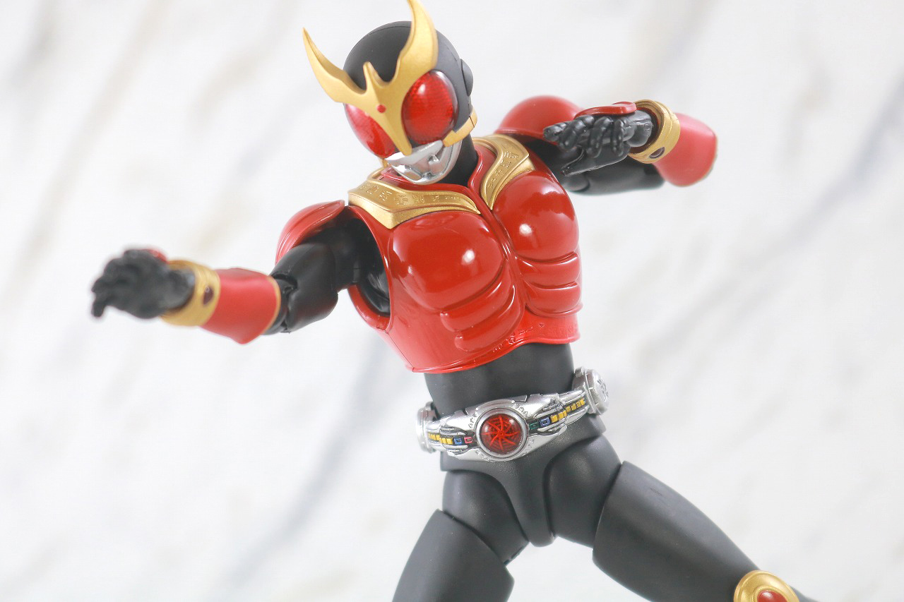 S.H.フィギュアーツ　仮面ライダークウガ マイティフォーム 真骨彫製法 50th Anniversary Ver.　レビュー　アクション