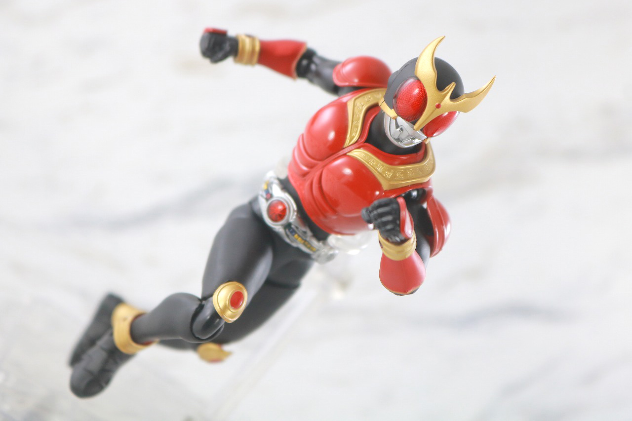 S.H.フィギュアーツ　仮面ライダークウガ マイティフォーム 真骨彫製法 50th Anniversary Ver.　レビュー　アクション