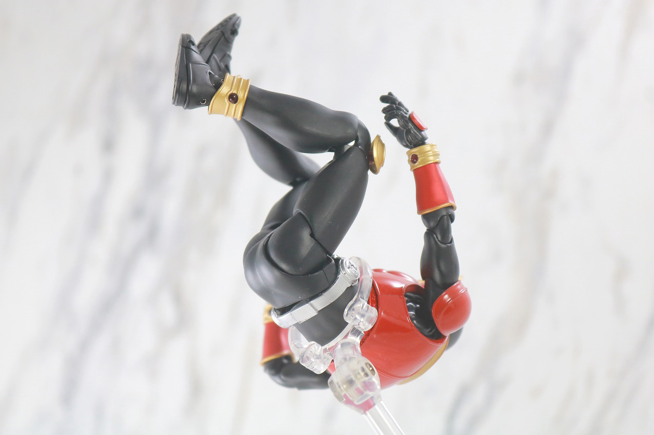 S.H.フィギュアーツ　仮面ライダークウガ マイティフォーム 真骨彫製法 50th Anniversary Ver.　レビュー　アクション