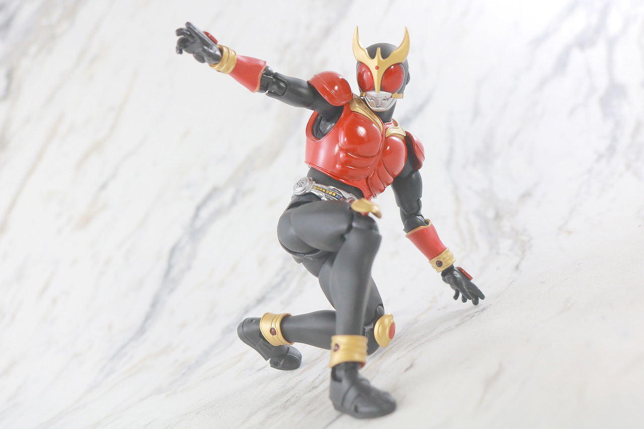 S.H.フィギュアーツ　仮面ライダークウガ マイティフォーム 真骨彫製法 50th Anniversary Ver.　レビュー　アクション