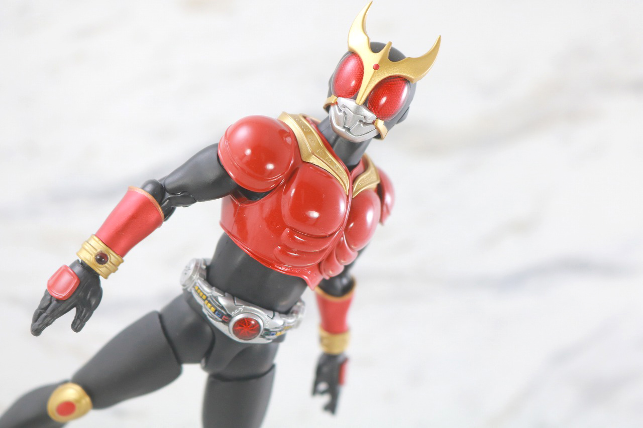 S.H.フィギュアーツ　仮面ライダークウガ マイティフォーム 真骨彫製法 50th Anniversary Ver.　レビュー　アクション