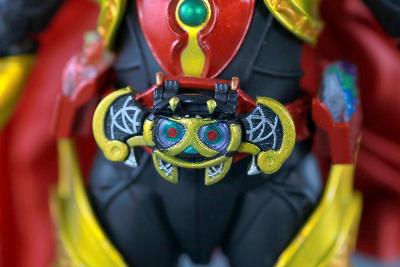 S.H.フィギュアーツ　仮面ライダーキバ　エンペラーフォーム　真骨彫製法　レビュー　本体