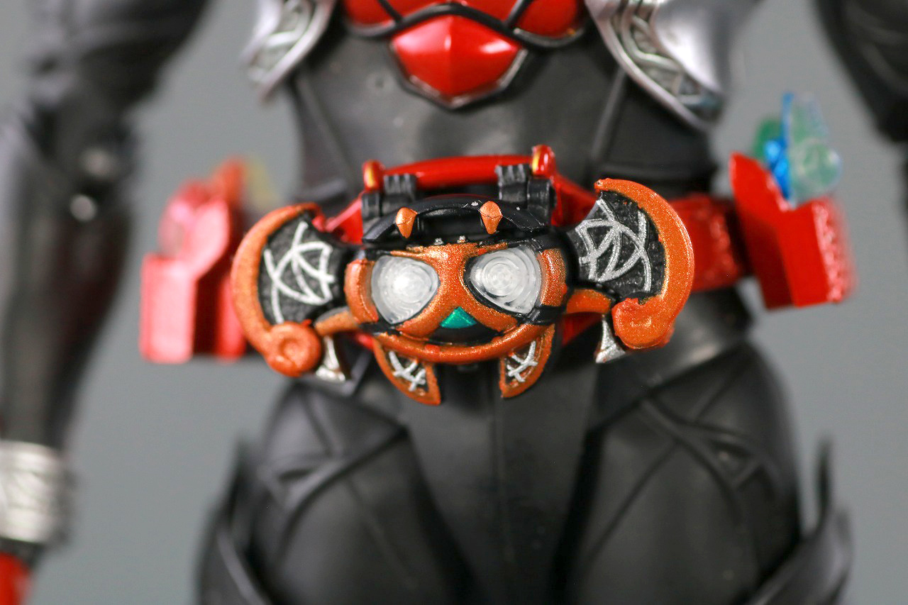 S.H.フィギュアーツ　仮面ライダーキバ　エンペラーフォーム　真骨彫製法　レビュー　付属品　キバットバットⅣ世