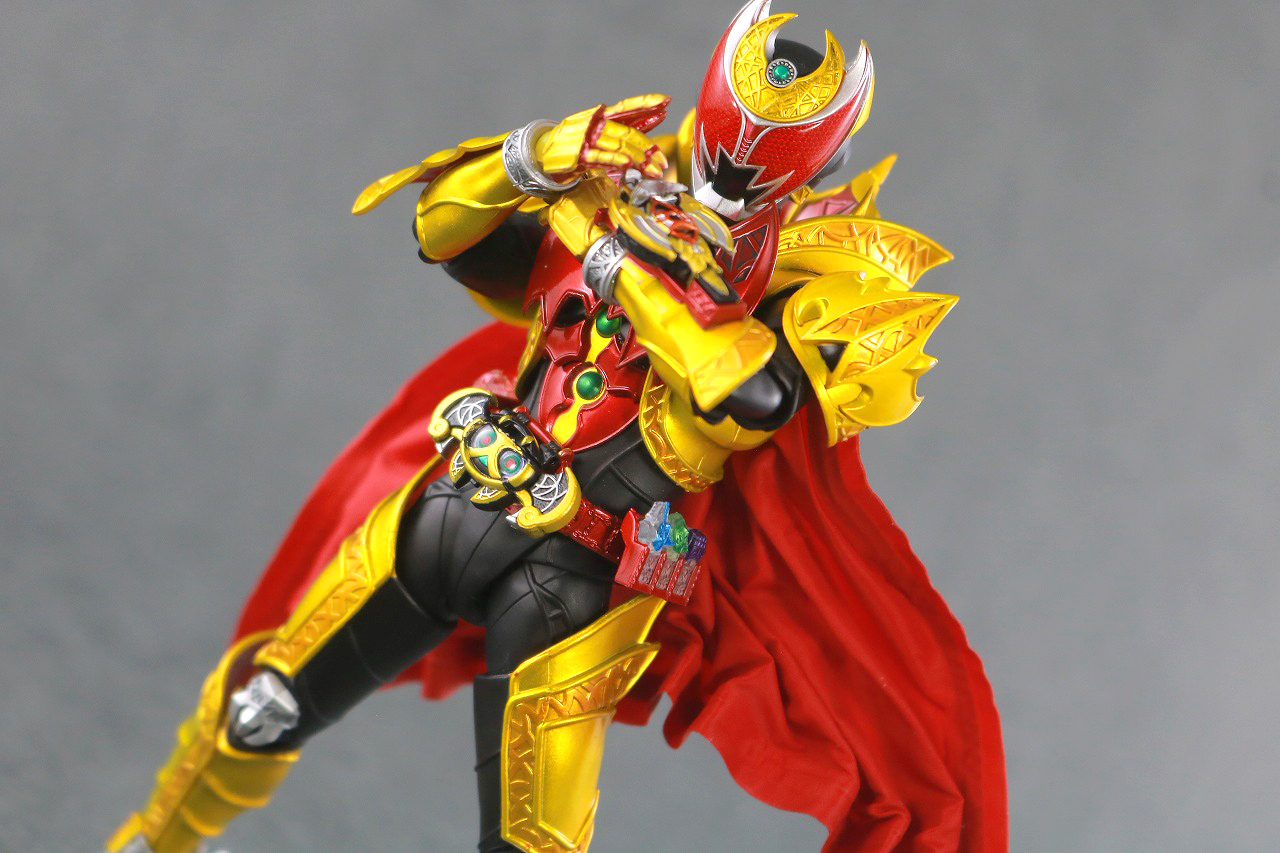 S.H.フィギュアーツ　仮面ライダーキバ　エンペラーフォーム　真骨彫製法　レビュー　アクション