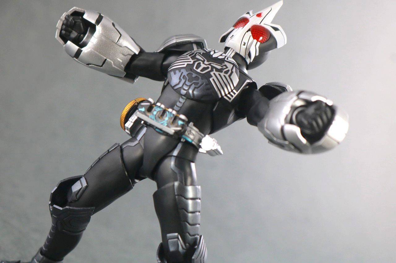 S.H.フィギュアーツ　仮面ライダーオーズ サゴーゾコンボ 真骨彫製法　レビュー　アクション