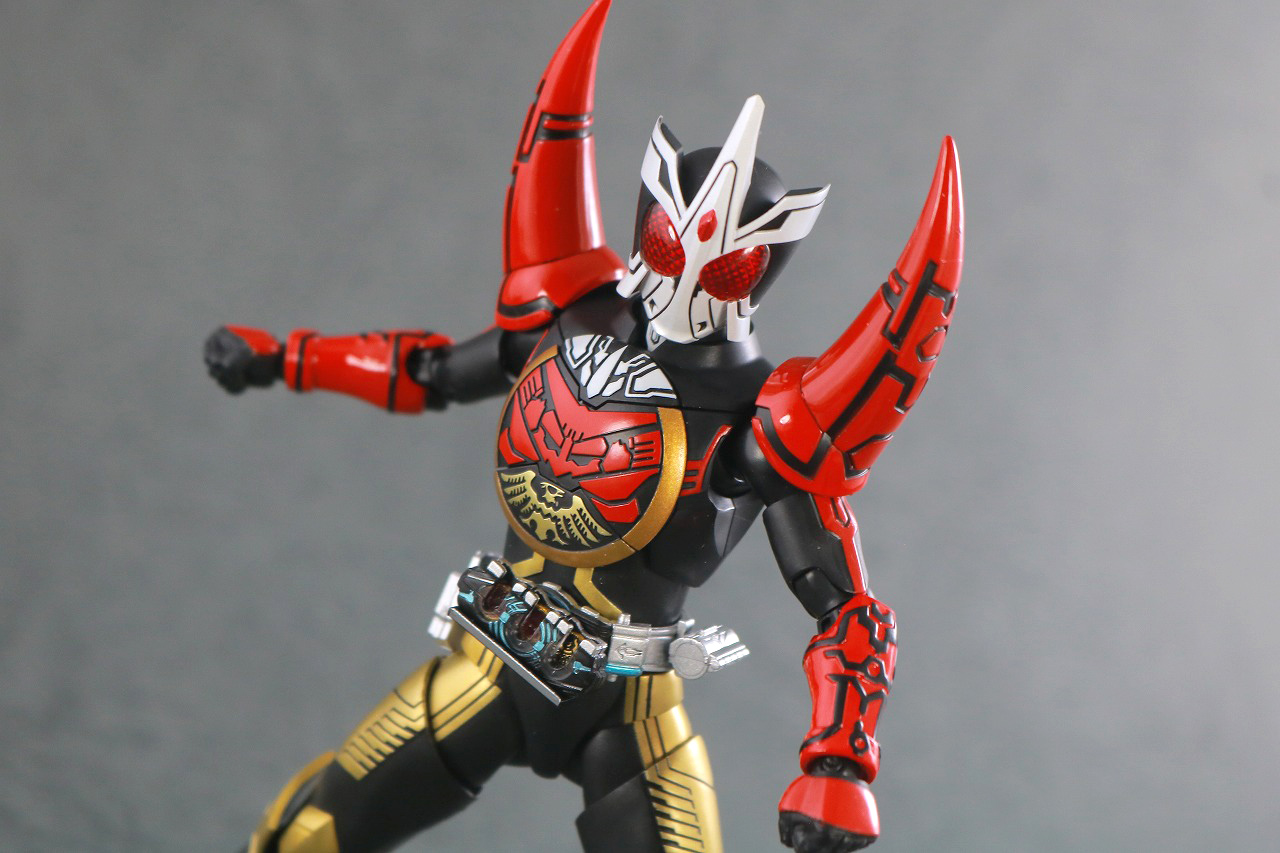 S.H.フィギュアーツ　仮面ライダーオーズ サゴーゾコンボ 真骨彫製法　レビュー　アクション