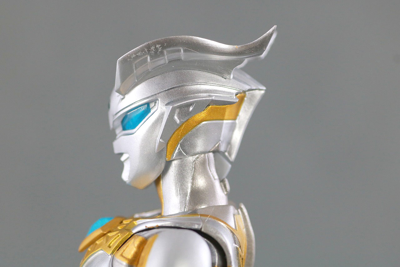 S.H.フィギュアーツ　ウルティメイトシャイニングウルトラマンゼロ　レビュー　本体