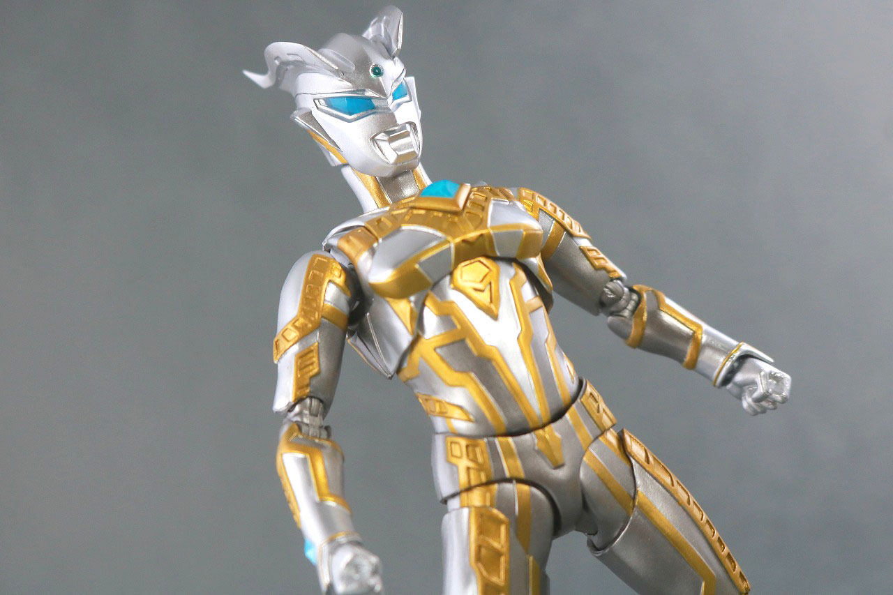 S.H.フィギュアーツ　ウルティメイトシャイニングウルトラマンゼロ　レビュー　アクション