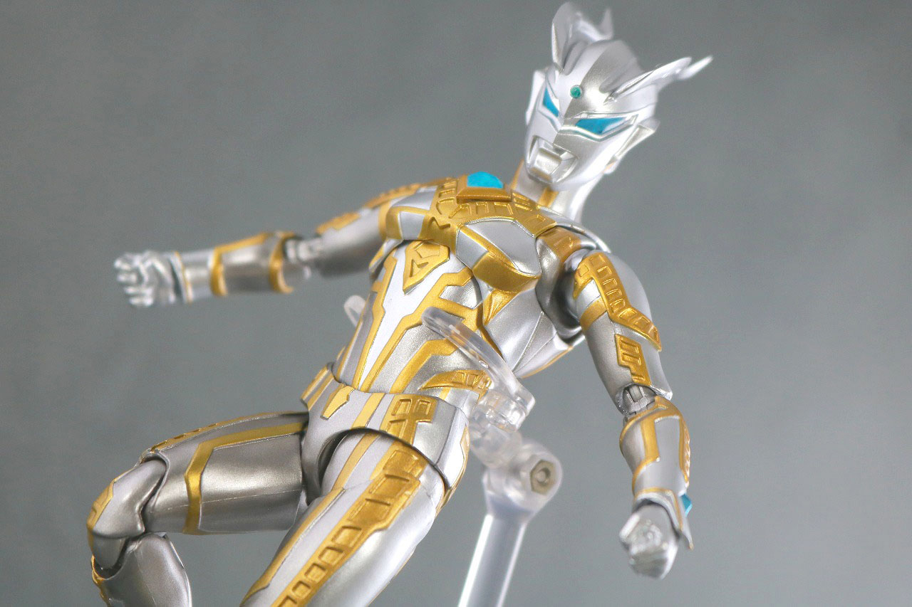 S.H.フィギュアーツ　ウルティメイトシャイニングウルトラマンゼロ　レビュー　アクション