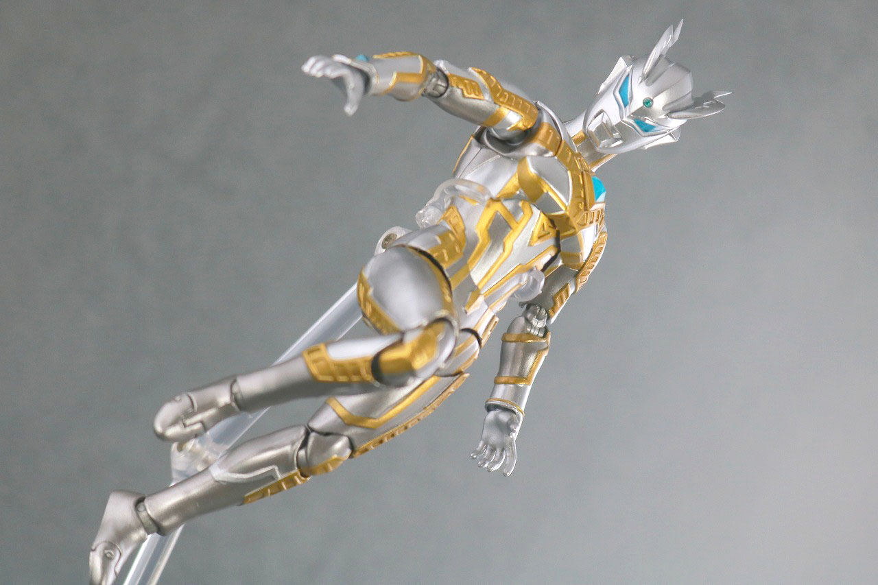 S.H.フィギュアーツ　ウルティメイトシャイニングウルトラマンゼロ　レビュー　アクション