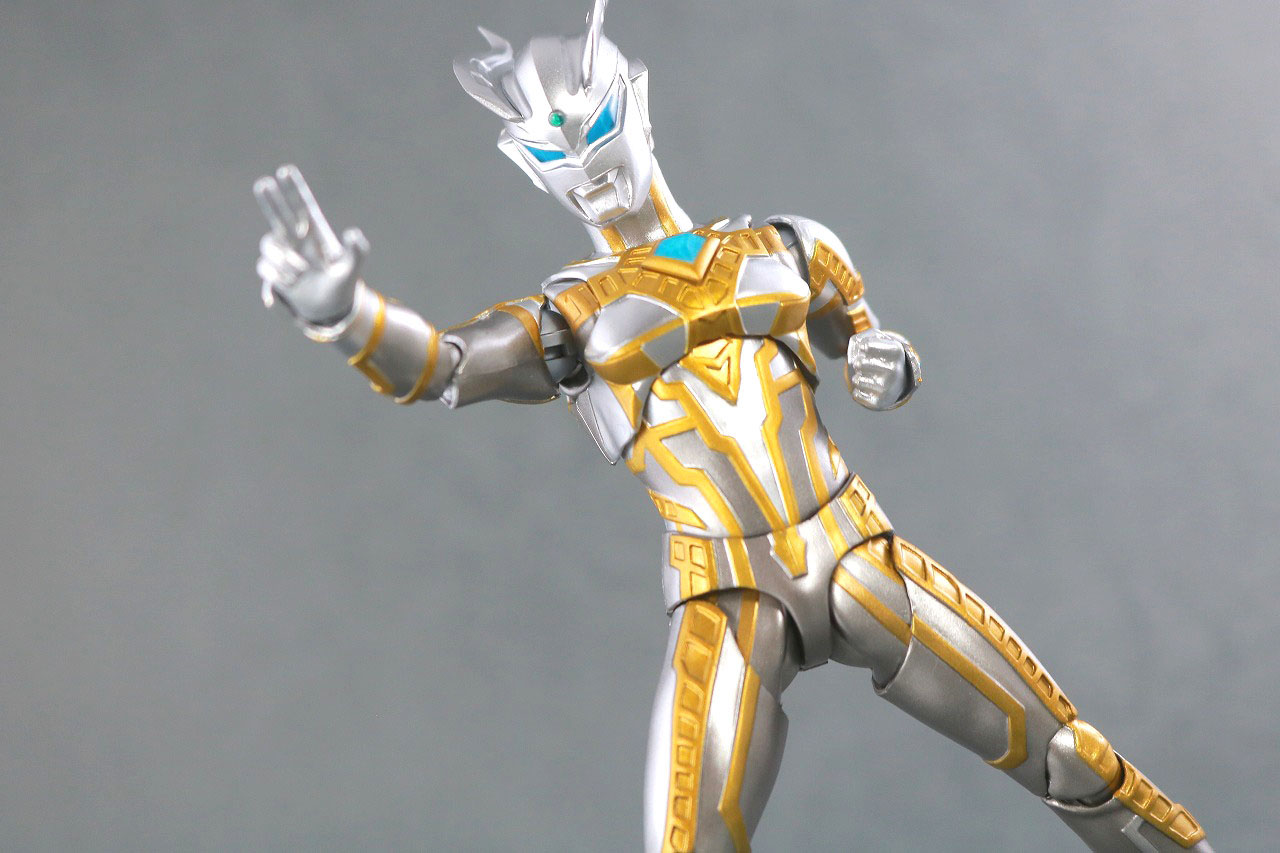 S.H.フィギュアーツ　ウルティメイトシャイニングウルトラマンゼロ　レビュー　アクション