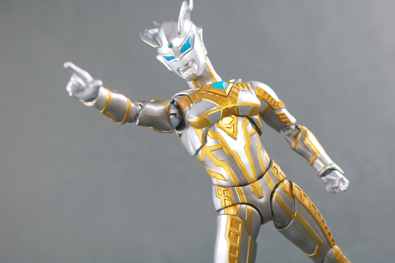 S.H.フィギュアーツ　ウルティメイトシャイニングウルトラマンゼロ　レビュー　アクション