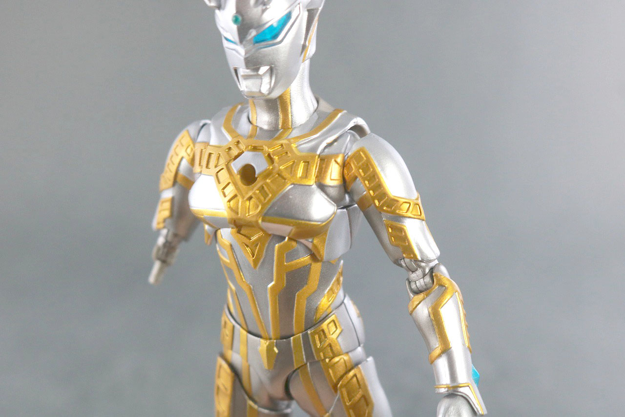 S.H.フィギュアーツ　ウルティメイトシャイニングウルトラマンゼロ　レビュー　付属品　ウルティメイトイージス　換装