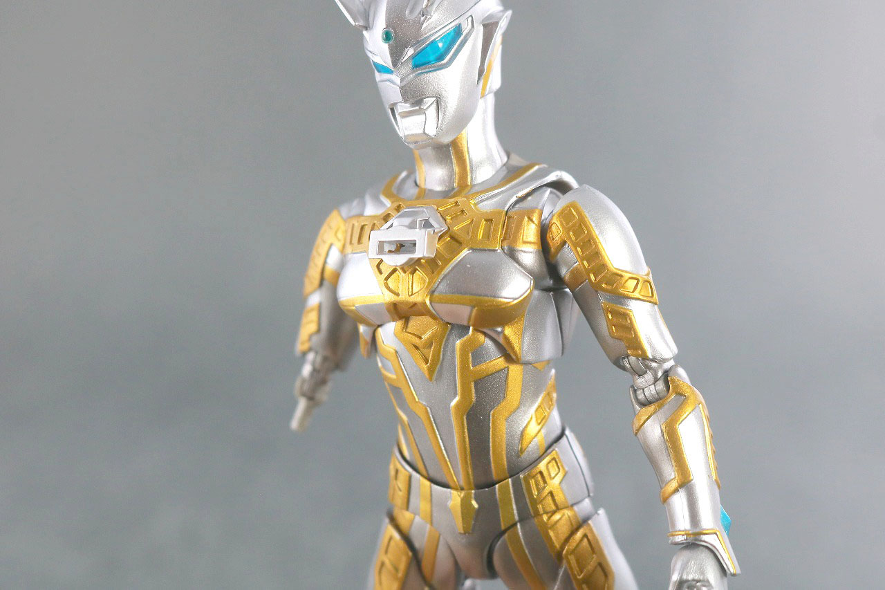 S.H.フィギュアーツ　ウルティメイトシャイニングウルトラマンゼロ　レビュー　付属品　ウルティメイトイージス　換装