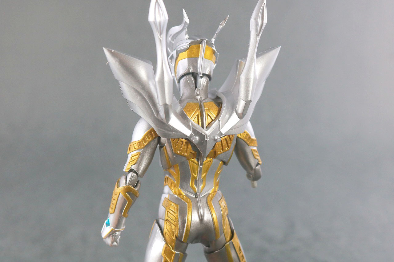 S.H.フィギュアーツ　ウルティメイトシャイニングウルトラマンゼロ　レビュー　付属品　ウルティメイトイージス　換装