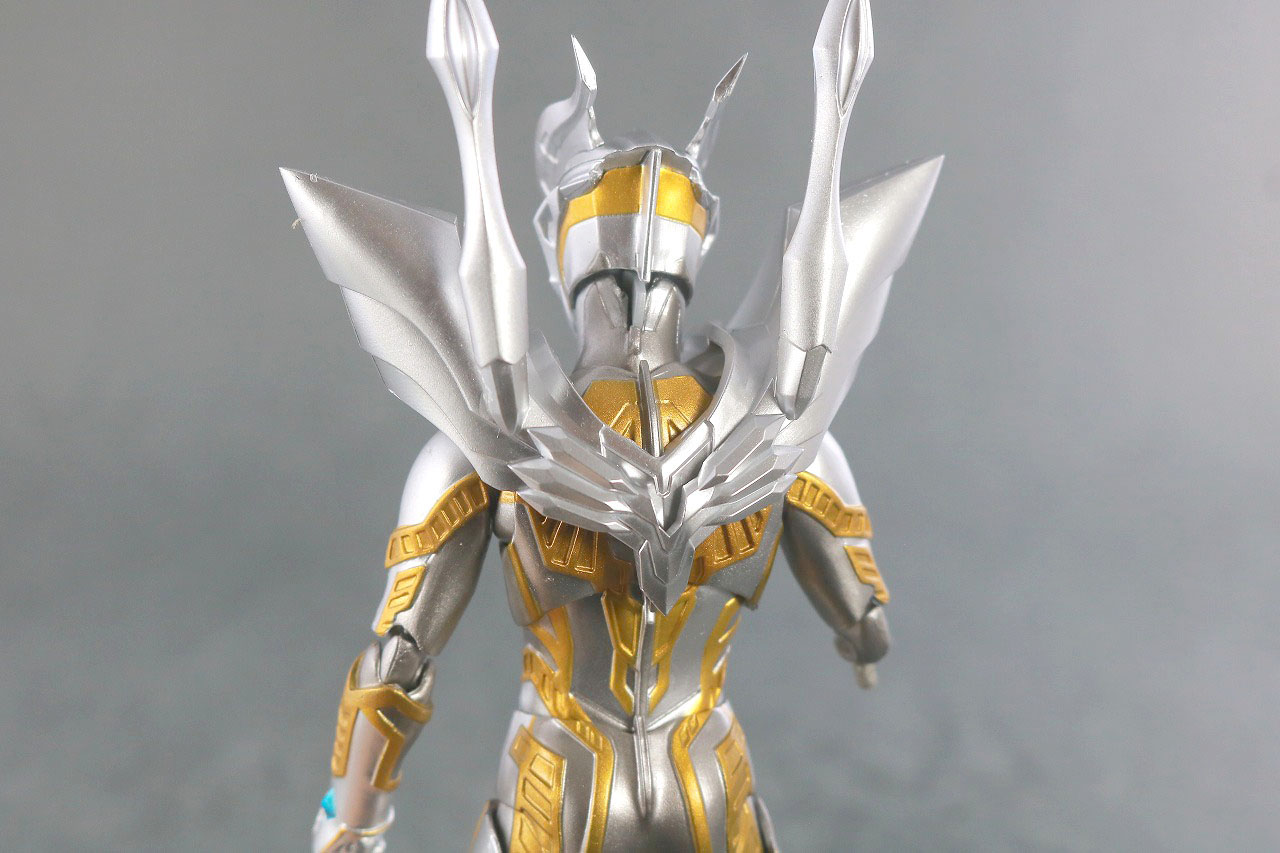 S.H.フィギュアーツ　ウルティメイトシャイニングウルトラマンゼロ　レビュー　付属品　ウルティメイトイージス　換装