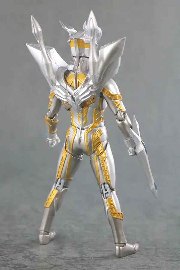 S.H.フィギュアーツ　ウルティメイトシャイニングウルトラマンゼロ　レビュー　付属品　ウルティメイトイージス