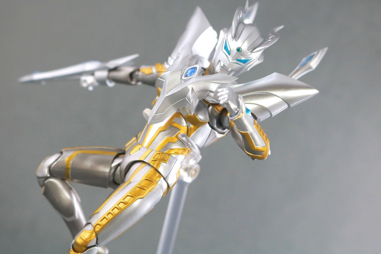 S.H.フィギュアーツ　ウルティメイトシャイニングウルトラマンゼロ　レビュー　アクション