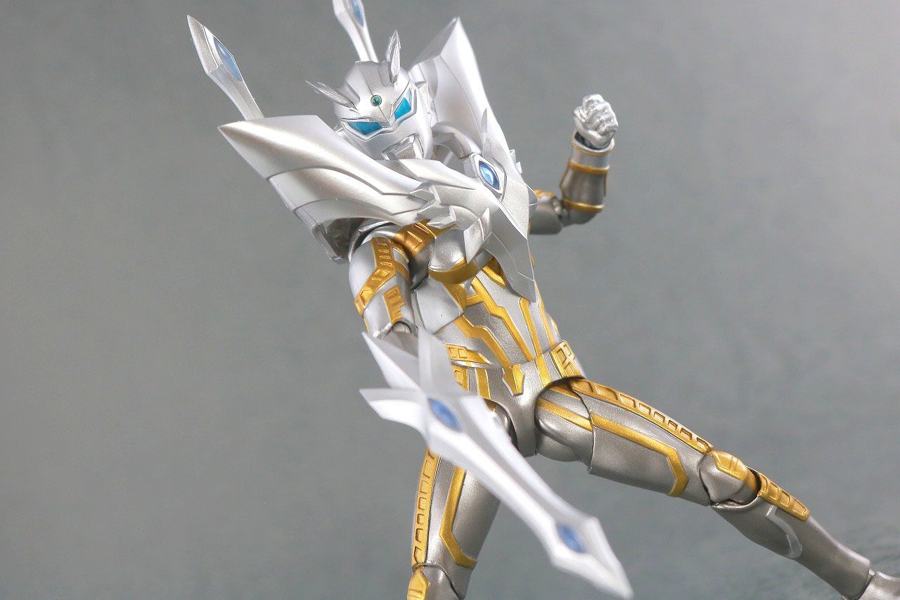 S.H.フィギュアーツ　ウルティメイトシャイニングウルトラマンゼロ　レビュー　アクション