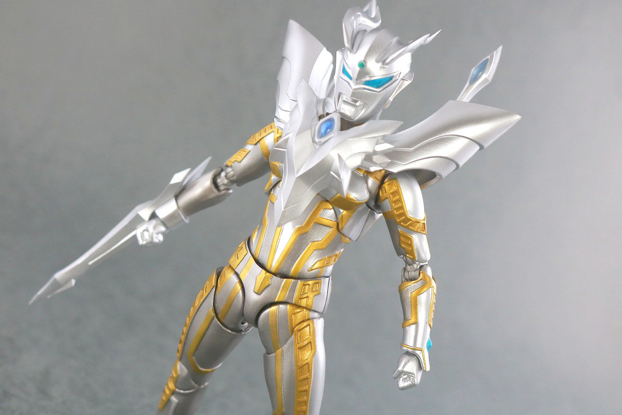 S.H.フィギュアーツ　ウルティメイトシャイニングウルトラマンゼロ　レビュー　アクション