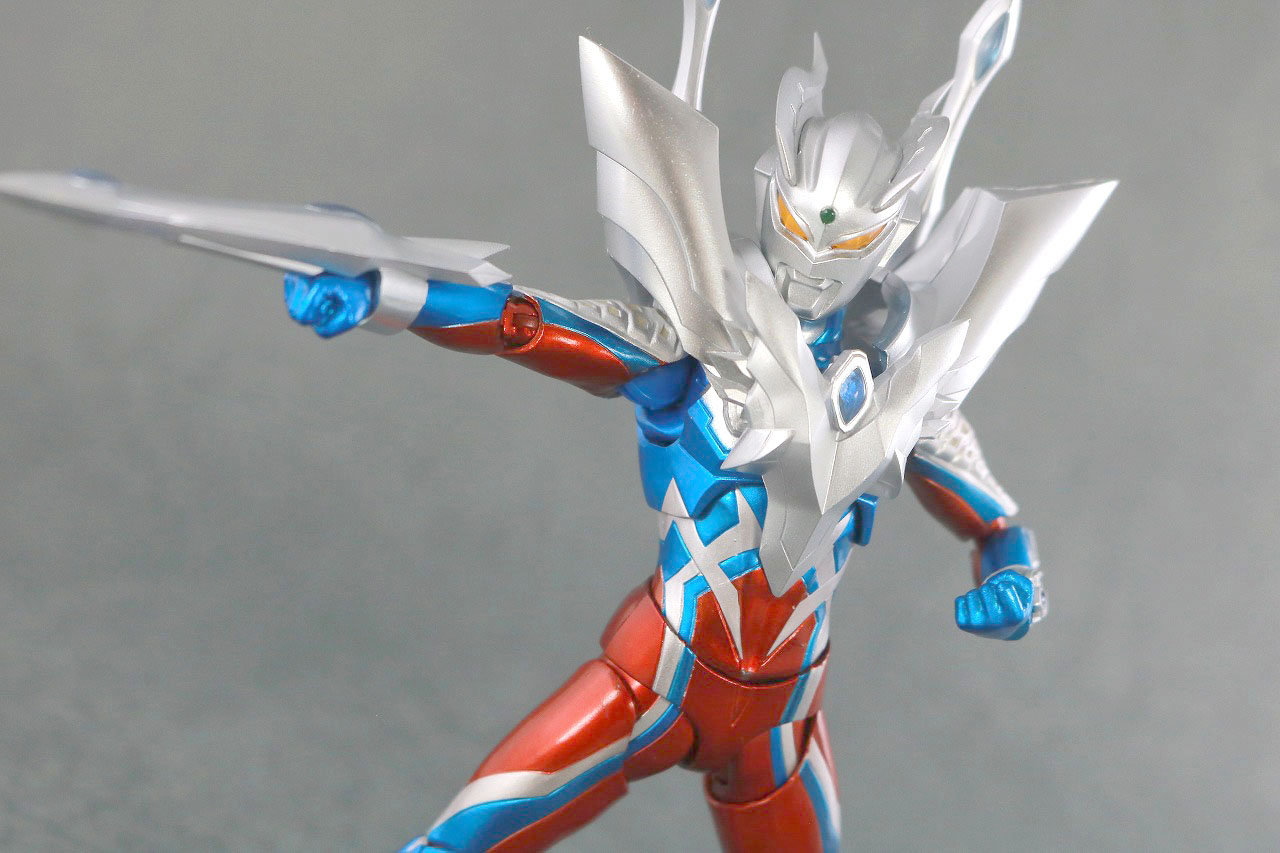 S.H.フィギュアーツ　ウルティメイトシャイニングウルトラマンゼロ　レビュー　アクション　ウルトラマンゼロ　10th annivesary ver