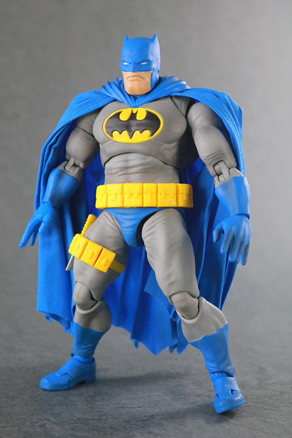 MAFEX　バットマン　ダークナイト　リターンズ　レビュー　本体