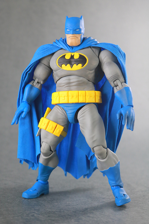 MAFEX　バットマン　ダークナイト　リターンズ　レビュー　本体