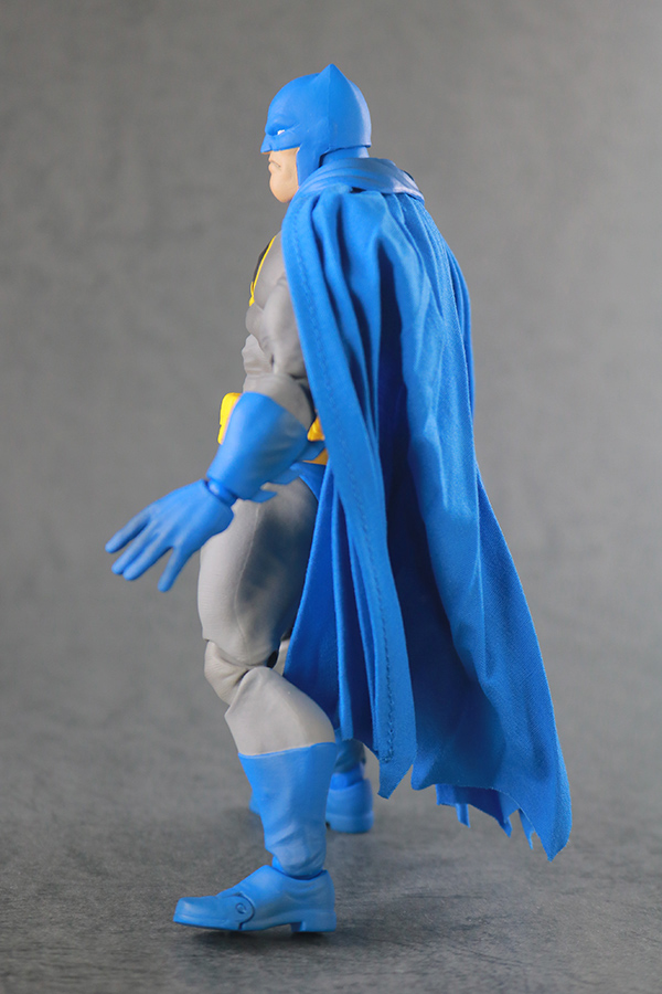 MAFEX　バットマン　ダークナイト　リターンズ　レビュー　本体