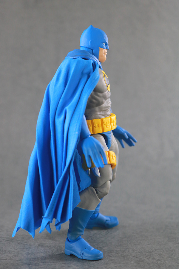 MAFEX　バットマン　ダークナイト　リターンズ　レビュー　本体