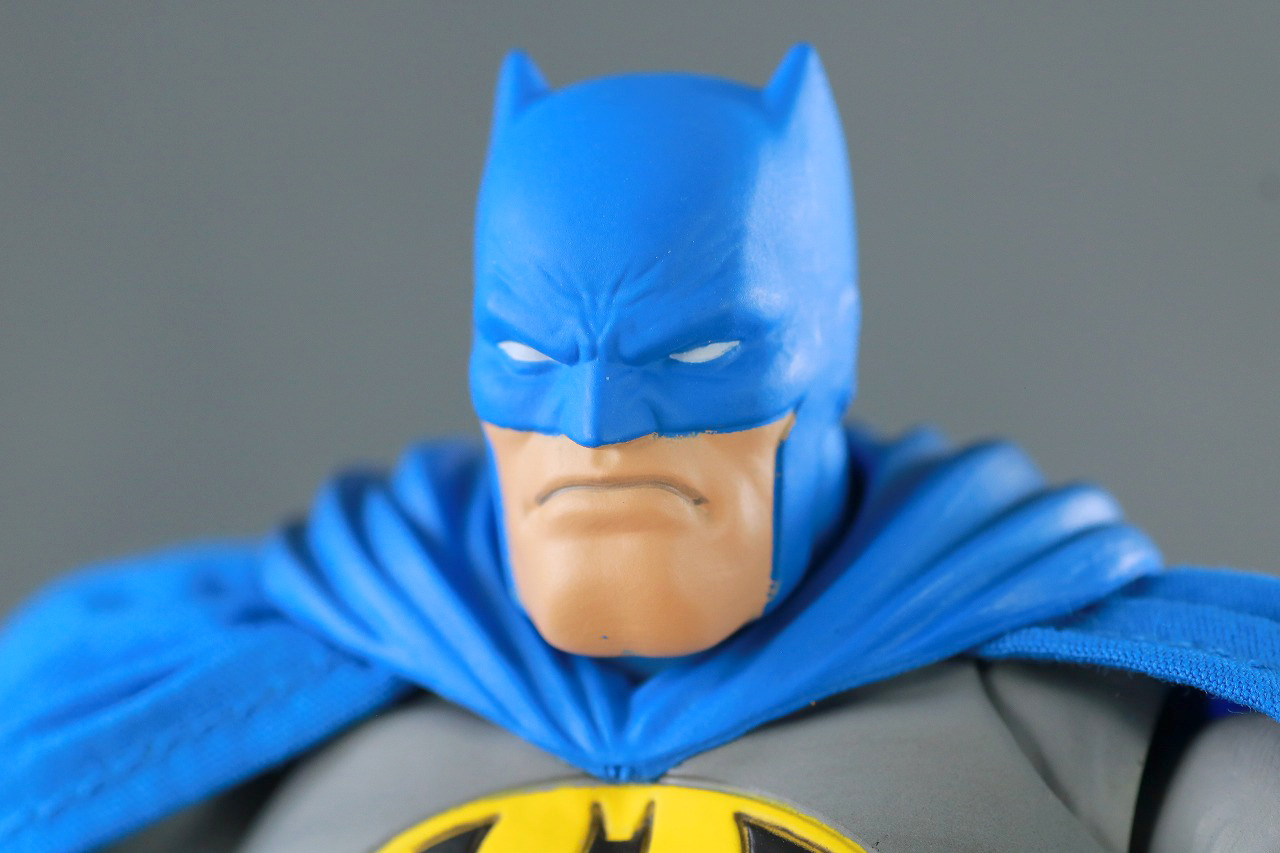 MAFEX　バットマン　ダークナイト　リターンズ　レビュー　本体