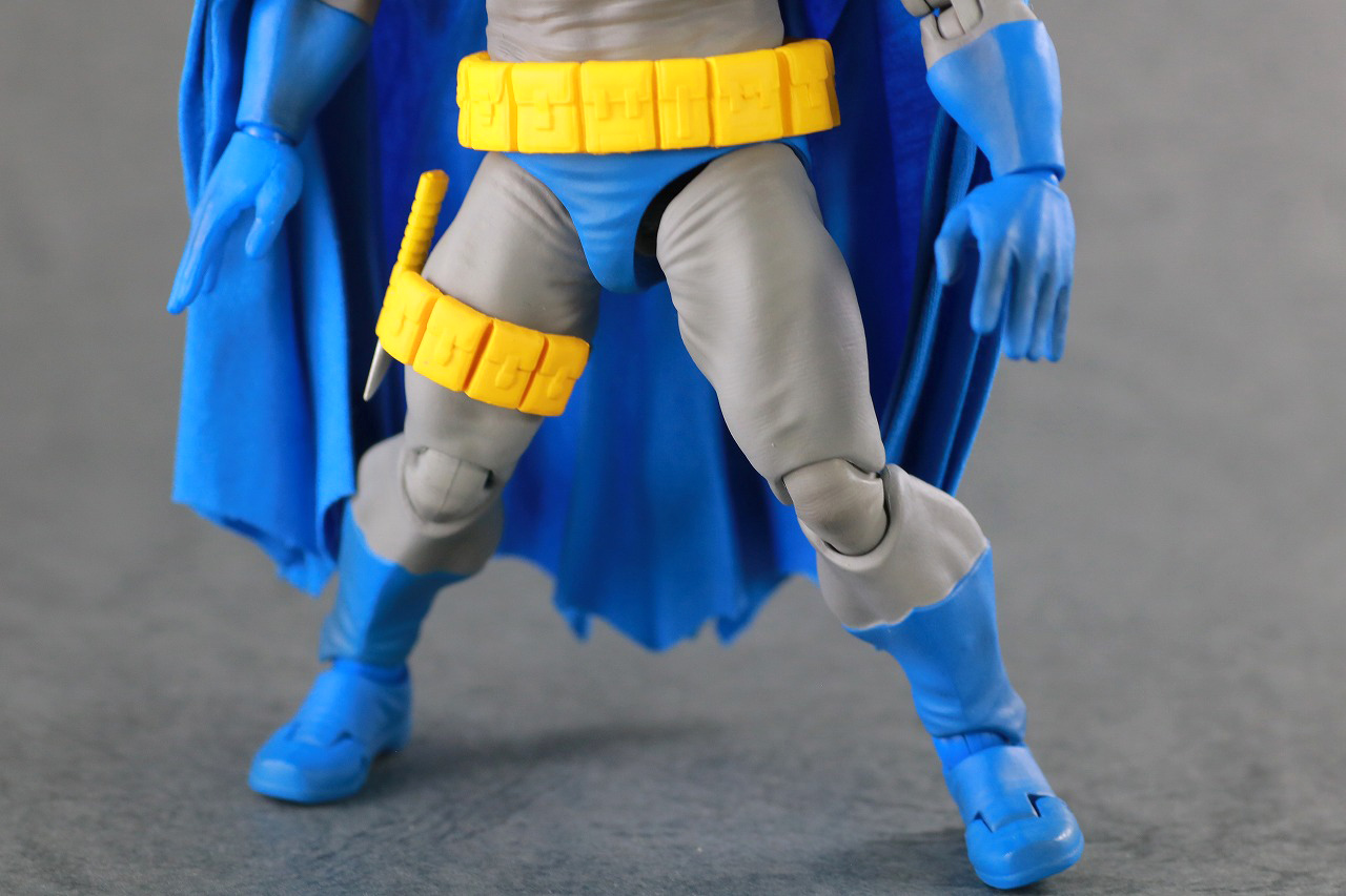 MAFEX　バットマン　ダークナイト　リターンズ　レビュー　本体