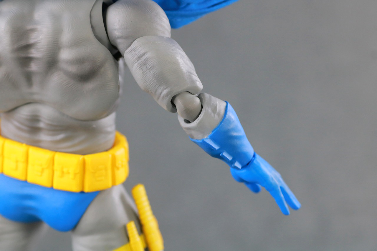 MAFEX　バットマン　ダークナイト　リターンズ　レビュー　本体