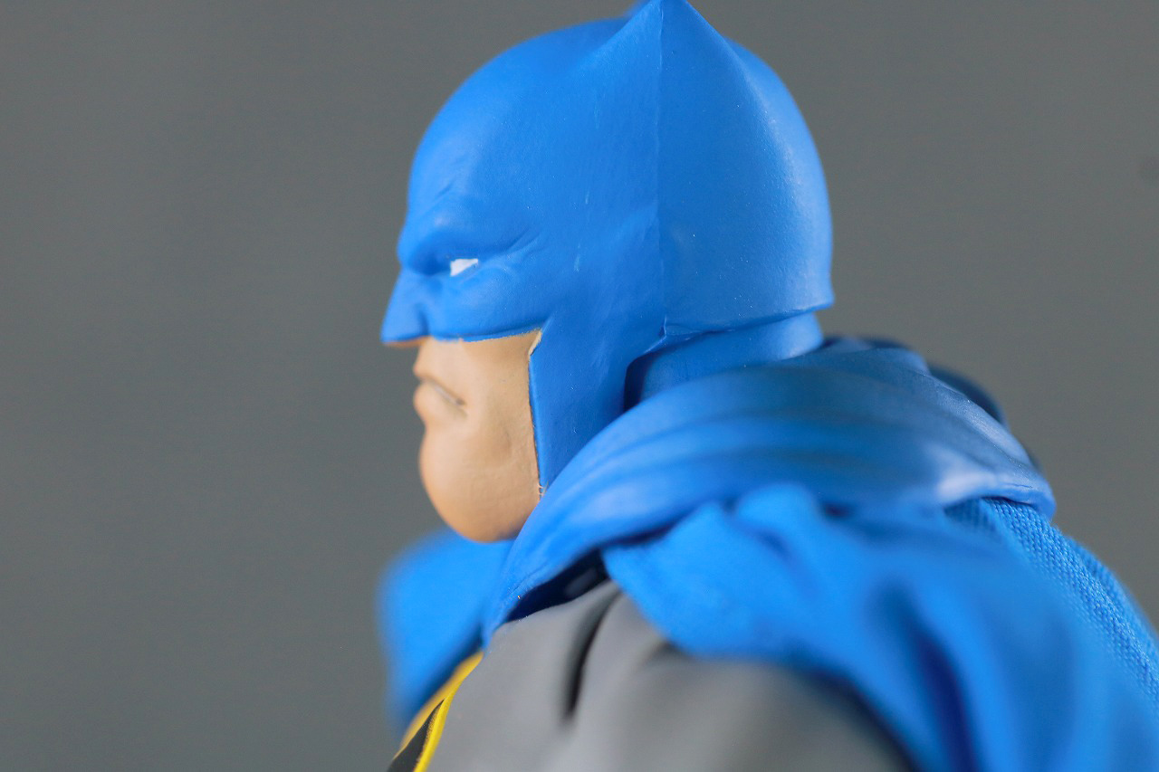 MAFEX　バットマン　ダークナイト　リターンズ　レビュー　本体