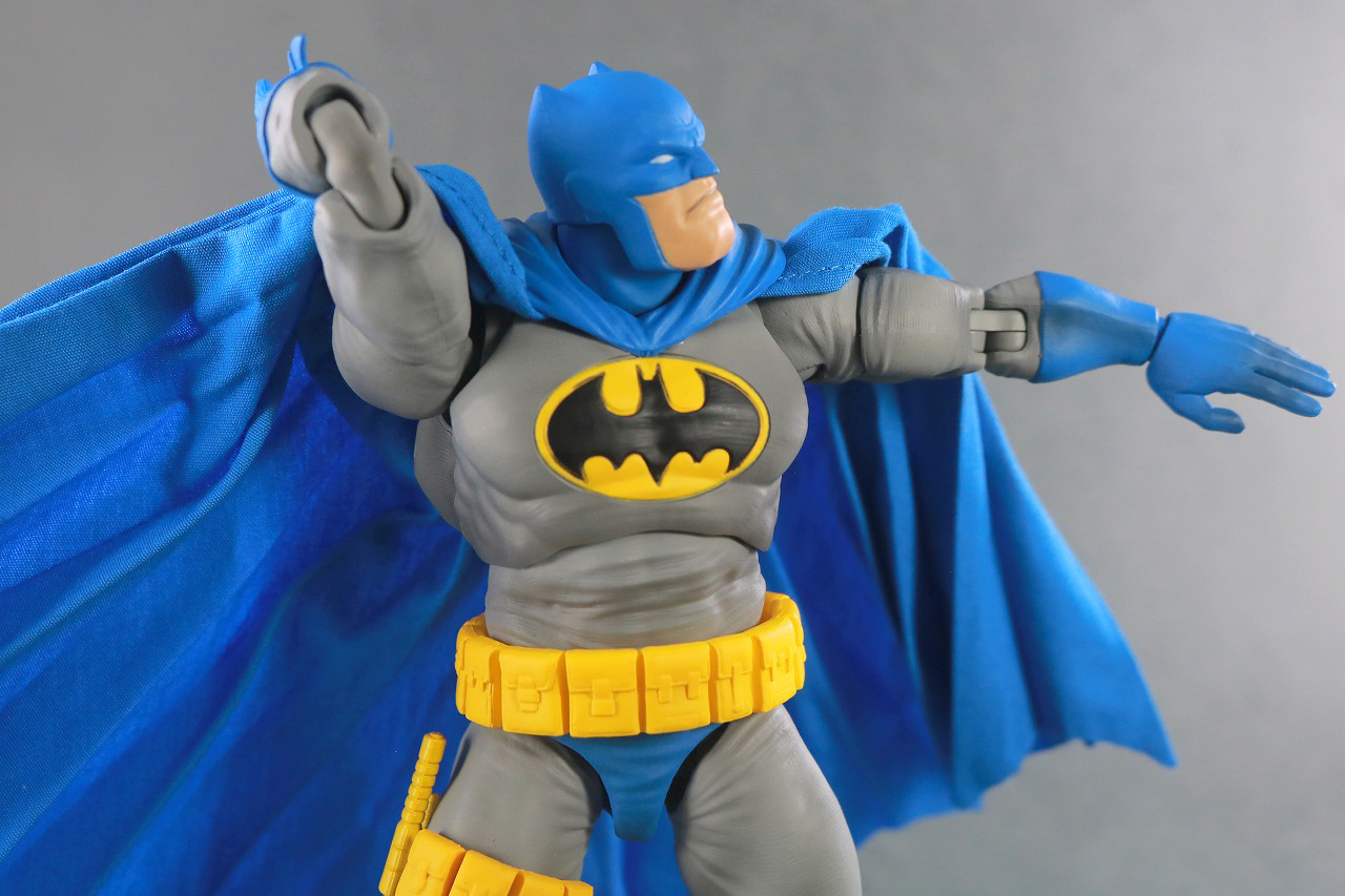 MAFEX　バットマン　ダークナイト　リターンズ　レビュー　可動範囲