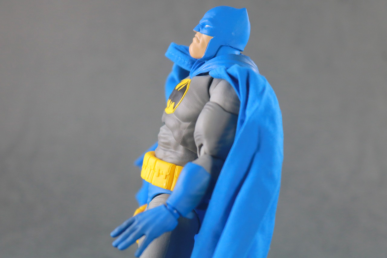 MAFEX　バットマン　ダークナイト　リターンズ　レビュー　可動範囲