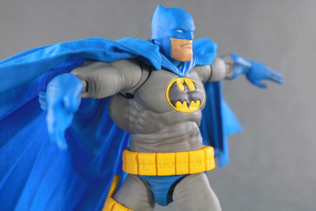 MAFEX　バットマン　ダークナイト　リターンズ　レビュー　可動範囲