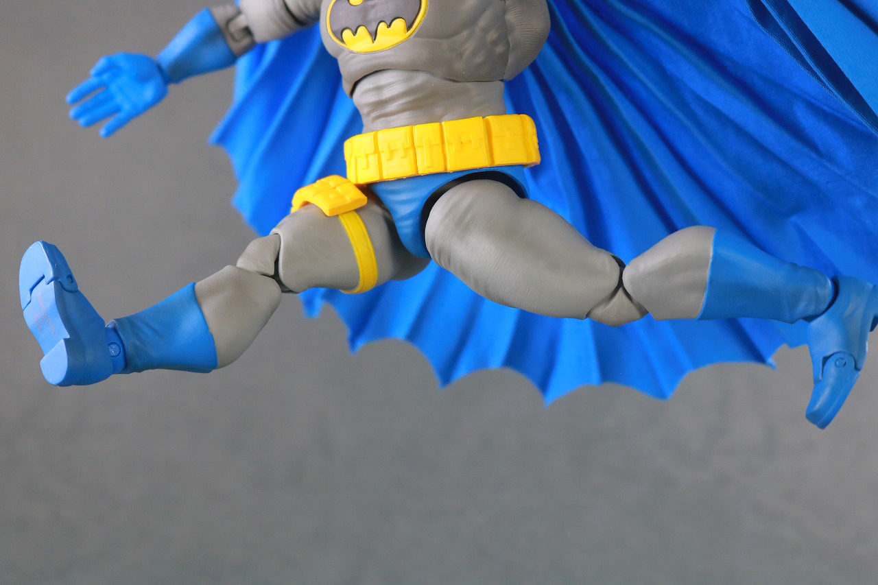 MAFEX　バットマン　ダークナイト　リターンズ　レビュー　可動範囲